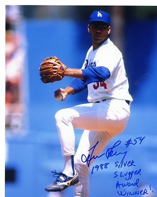 TIM  LEARY  LOS ANGELES  DODGERS  1998   SILVER  SLUGGER  AWARD WINNER  SIGNED