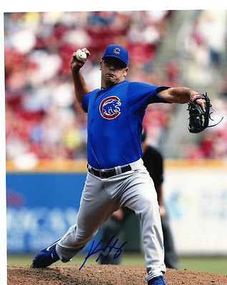 KEVIN  GREGG      CHICAGO  CUBS   SIGNED  AUTOGRAPHED 8X10  PHOTO