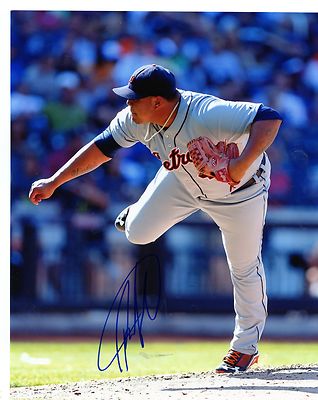 BRUCE  RONDON    DETROIT  TIGERS SIGNED  AUTOGRAPHED  8X10 PHOTO