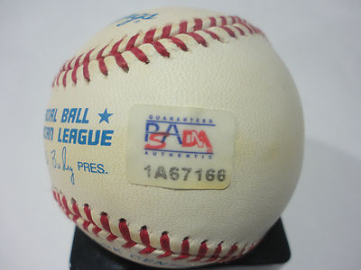 TOM HENRICH RIP YANKEES SIGNED AUTOGRAPHED A.L. BASEBALL PSA STICKER #1A67166