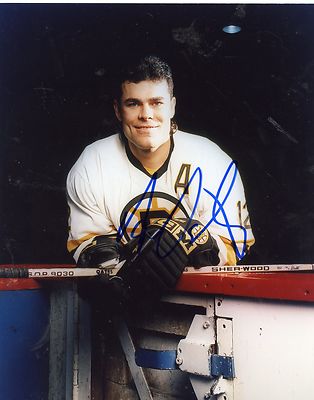 ADAM  OATES  BOSTON  BRUINS  ROOKIE   SIGNED  AUTOGRAPHED 8X10 PHOTO