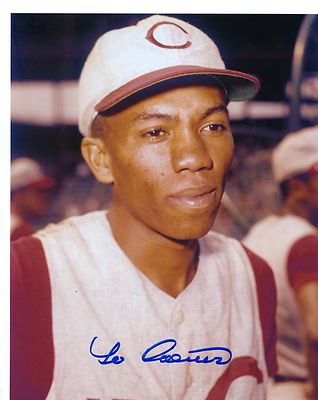 LEO  CARDENAS   POSED    CINCINNATI  REDS  SIGNED  AUTOGRAPHED 8X10  PHOTO