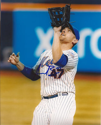 ANDREW BROWN NEW YORK METS SIGNED AUTOGRAPHED 8X10 FIELDING PHOTO W/COA